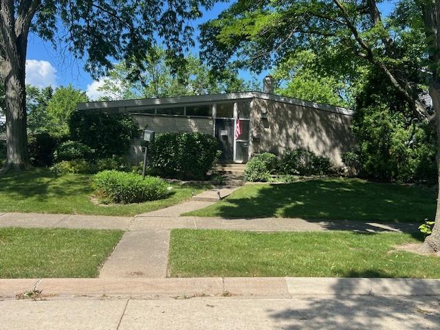 810 Virginia Rd., Highland Park, IL 60035