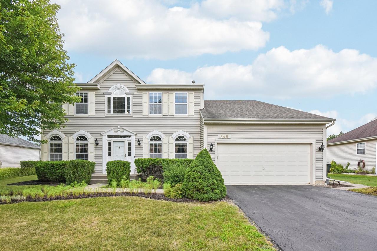 549 Sparrow Ct., Lindenhurst, IL 60046