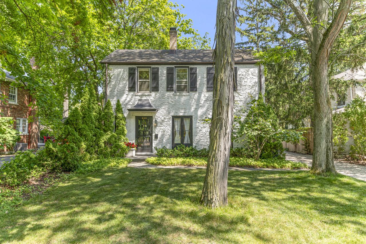 325 Lincolnwood Rd., Highland Park, IL 60035