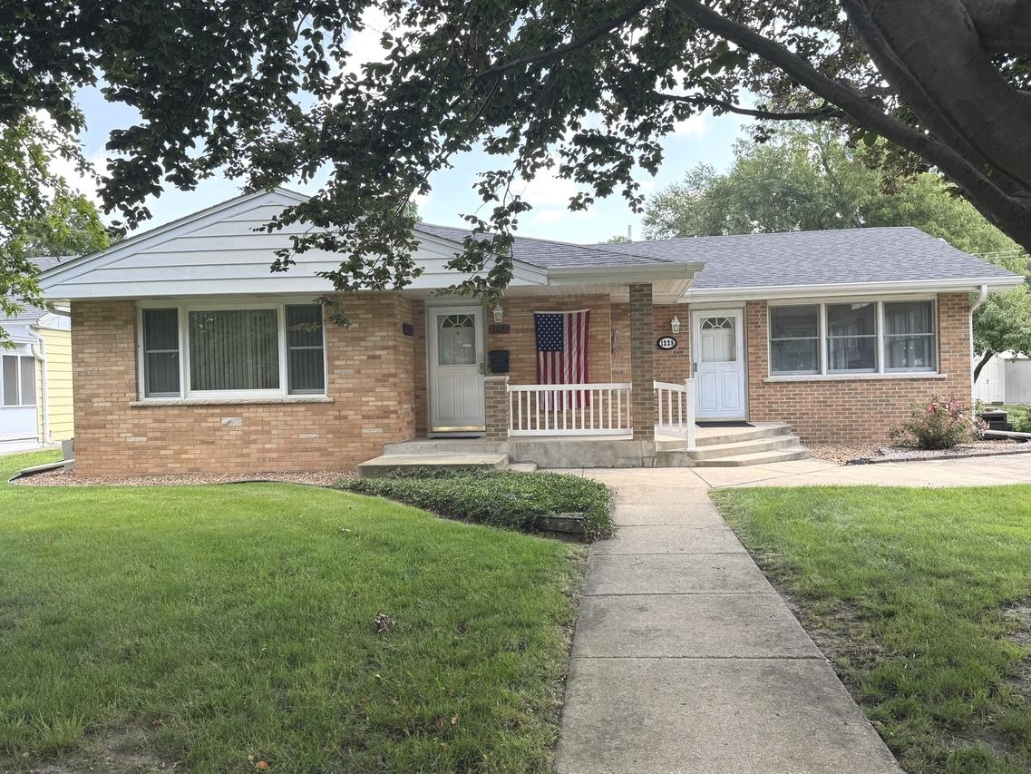 1228 S 8th Ave., Kankakee, IL 60901