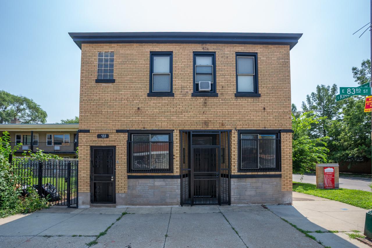 2533 E 83rd St., Chicago, IL 60617