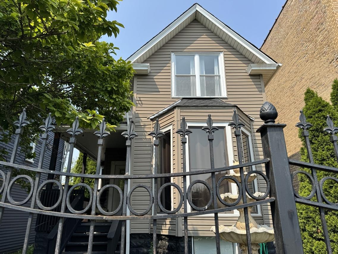 3908 N Bernard St., Chicago, IL 60618