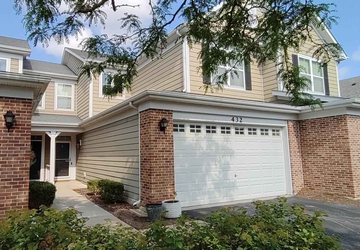 432 Acushnet St., Elgin, IL 60124