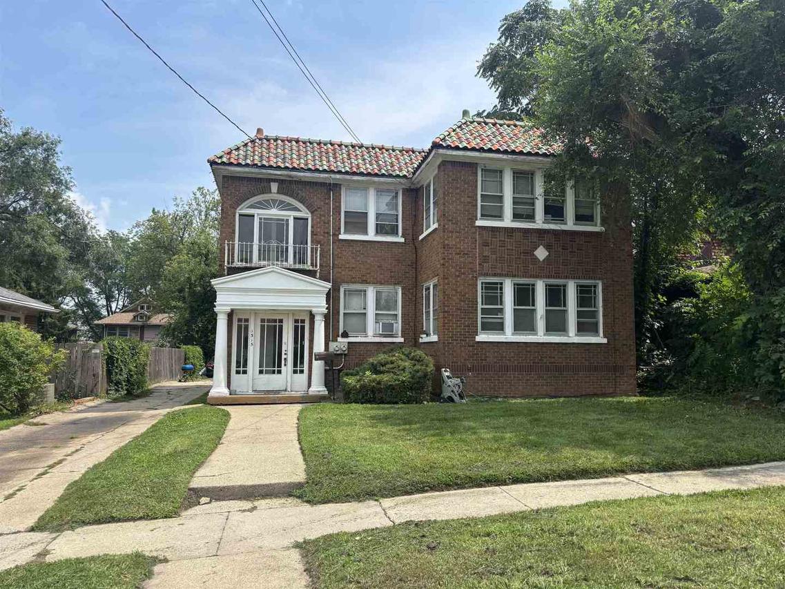 1315 N Court St., Rockford, IL 61103