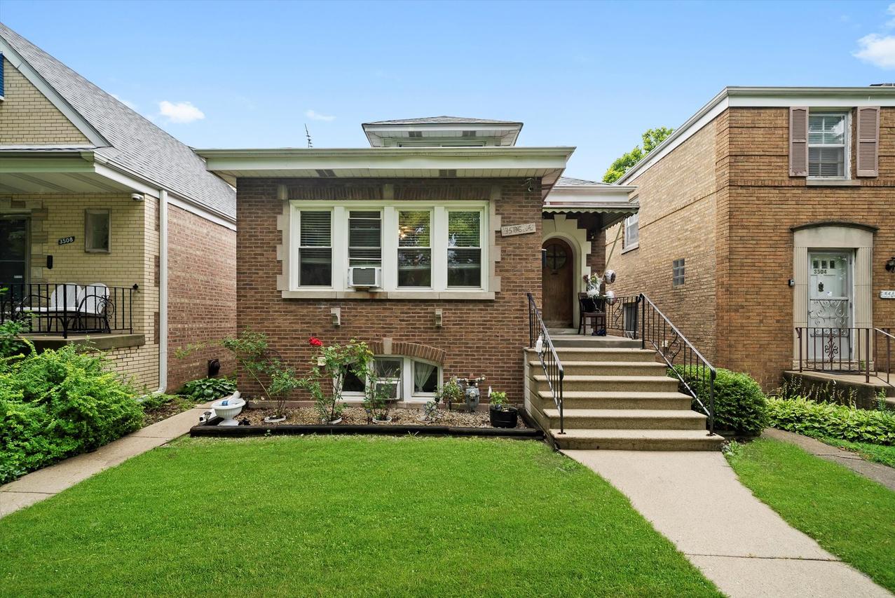 3506 Elmwood Ave., Berwyn, IL 60402