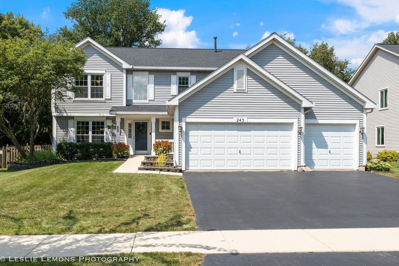 243 Berkeley Dr., Bolingbrook, IL 60440