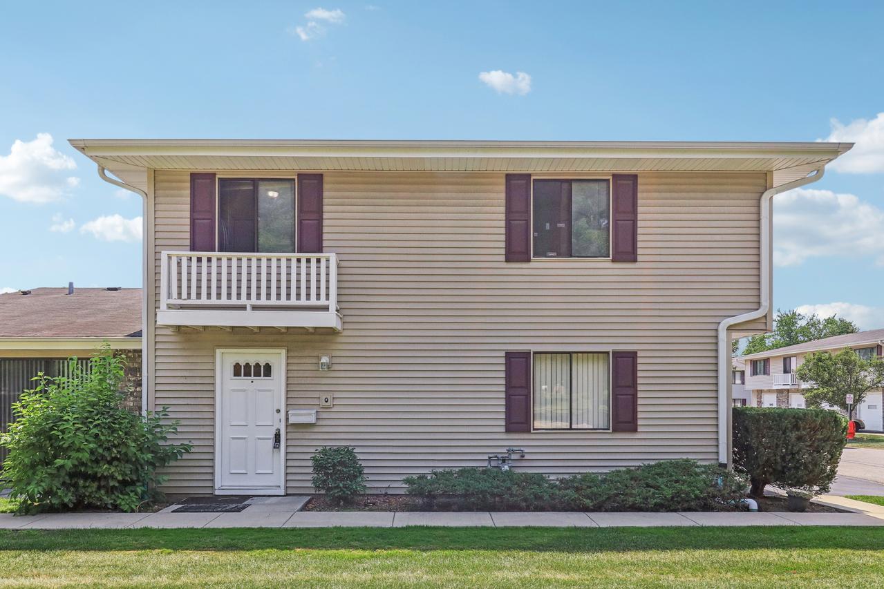 1 Dennis Ct., Schaumburg, IL 60193