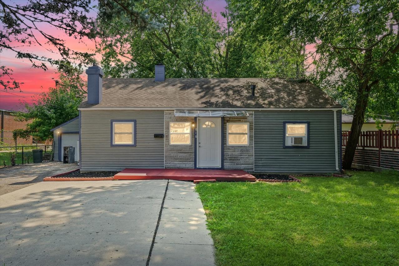 816 N Prospect Ave., Champaign, IL 61820