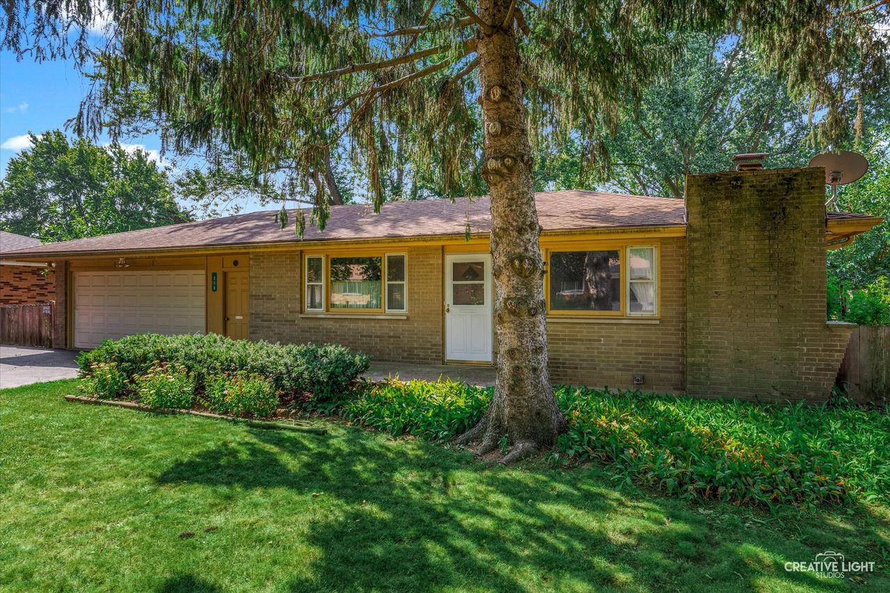 316 Snow St., Sugar Grove, IL 60554