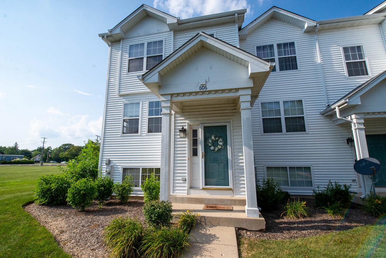 606 N Triumph Ct., Hainesville, IL 60073