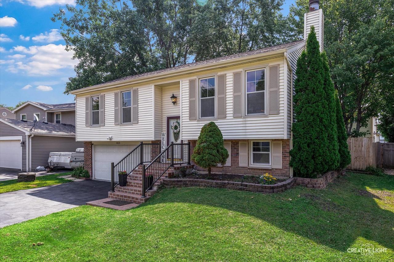 469 Glenmore Pl., Roselle, IL 60172