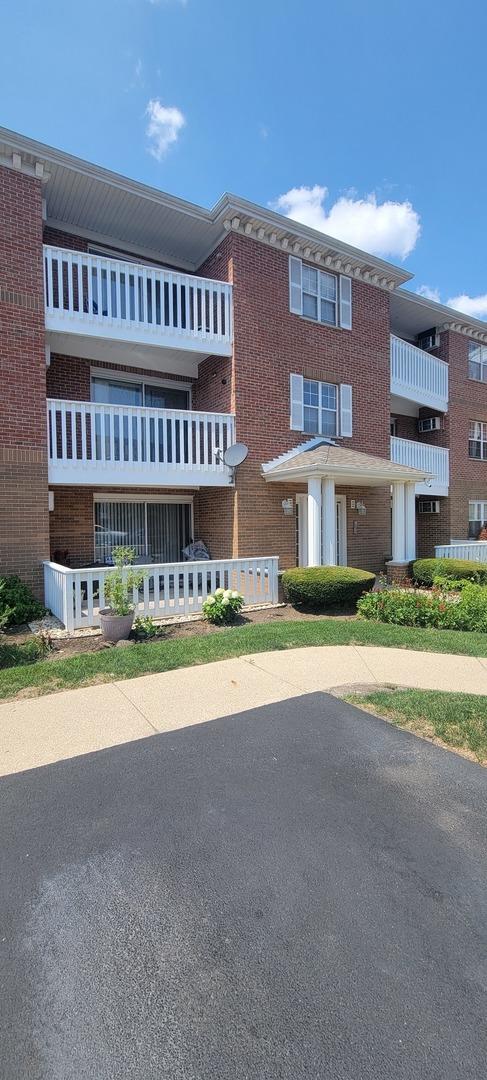 6561 W School St. #206, Chicago, IL 60634