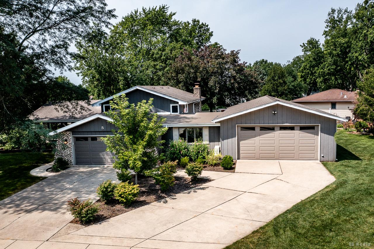 5 Nelson Rd., New Lenox, IL 60451