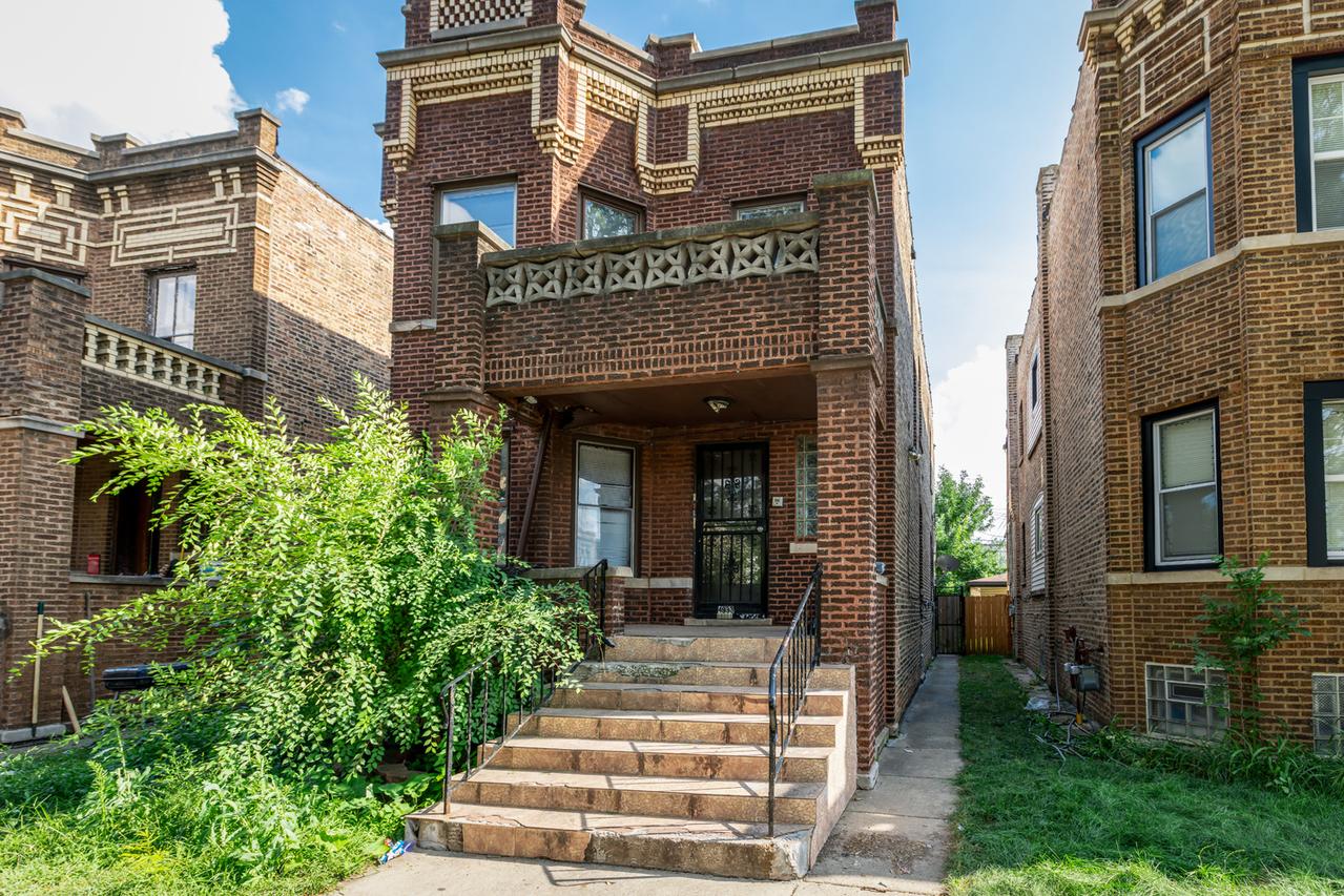 4933 W Iowa St., Chicago, IL 60651