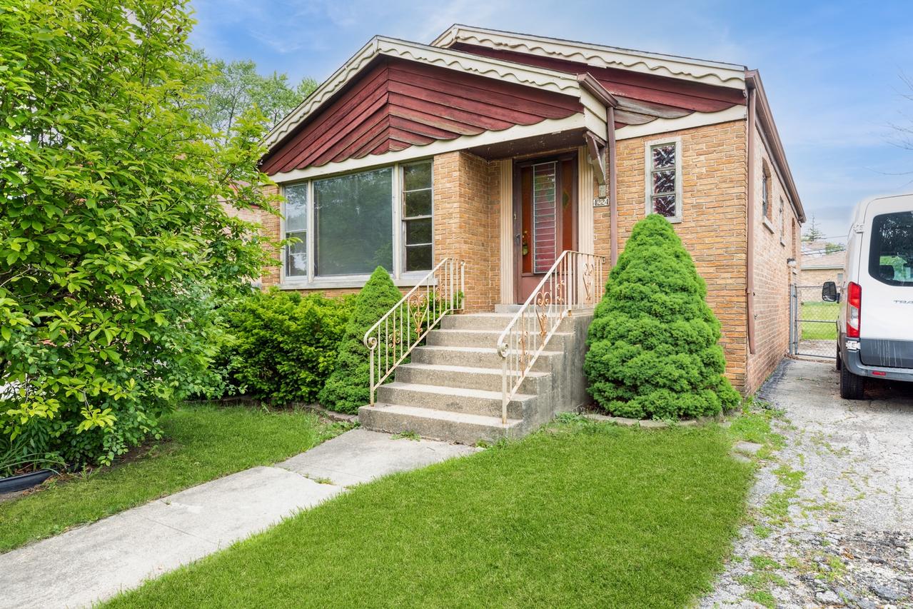 4224 W 109th St., Oak Lawn, IL 60453