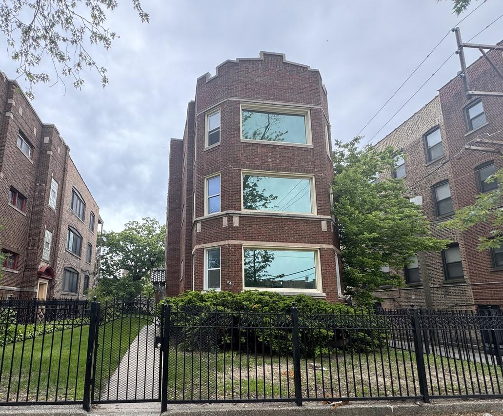 7847 S Bennett Ave., Chicago, IL 60649