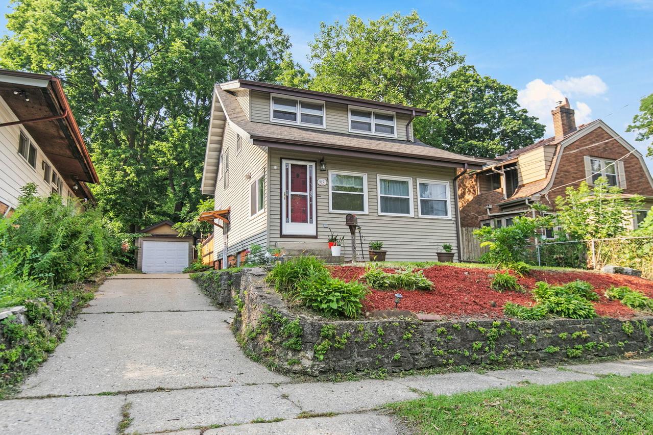 924 King St., Rockford, IL 61103