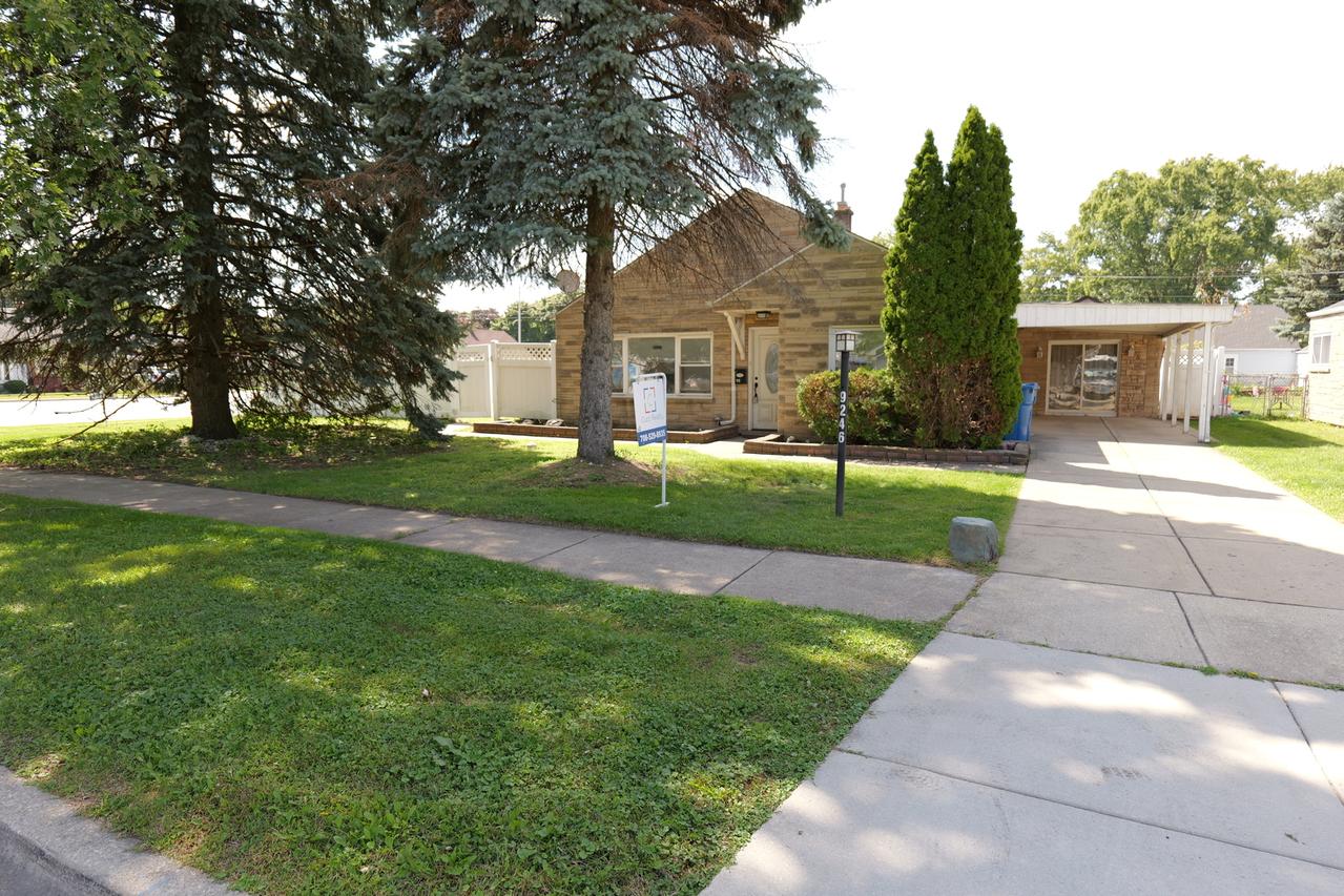 9246 S 49th Ave., Oak Lawn, IL 60453