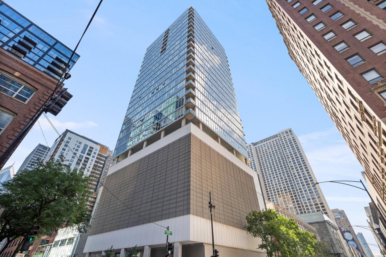 550 N Saint Clair St. #2502, Chicago, IL 60611