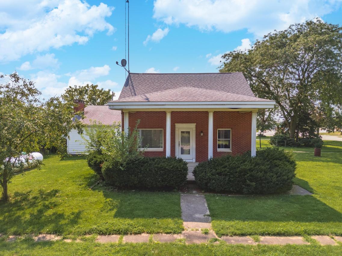 13163 N 2760 East Rd., Forrest, IL 61741
