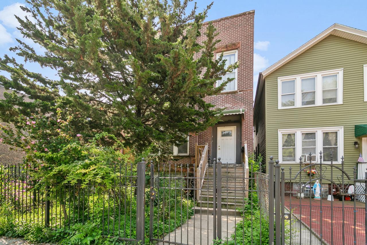 2443 W Arthington St., Chicago, IL 60612