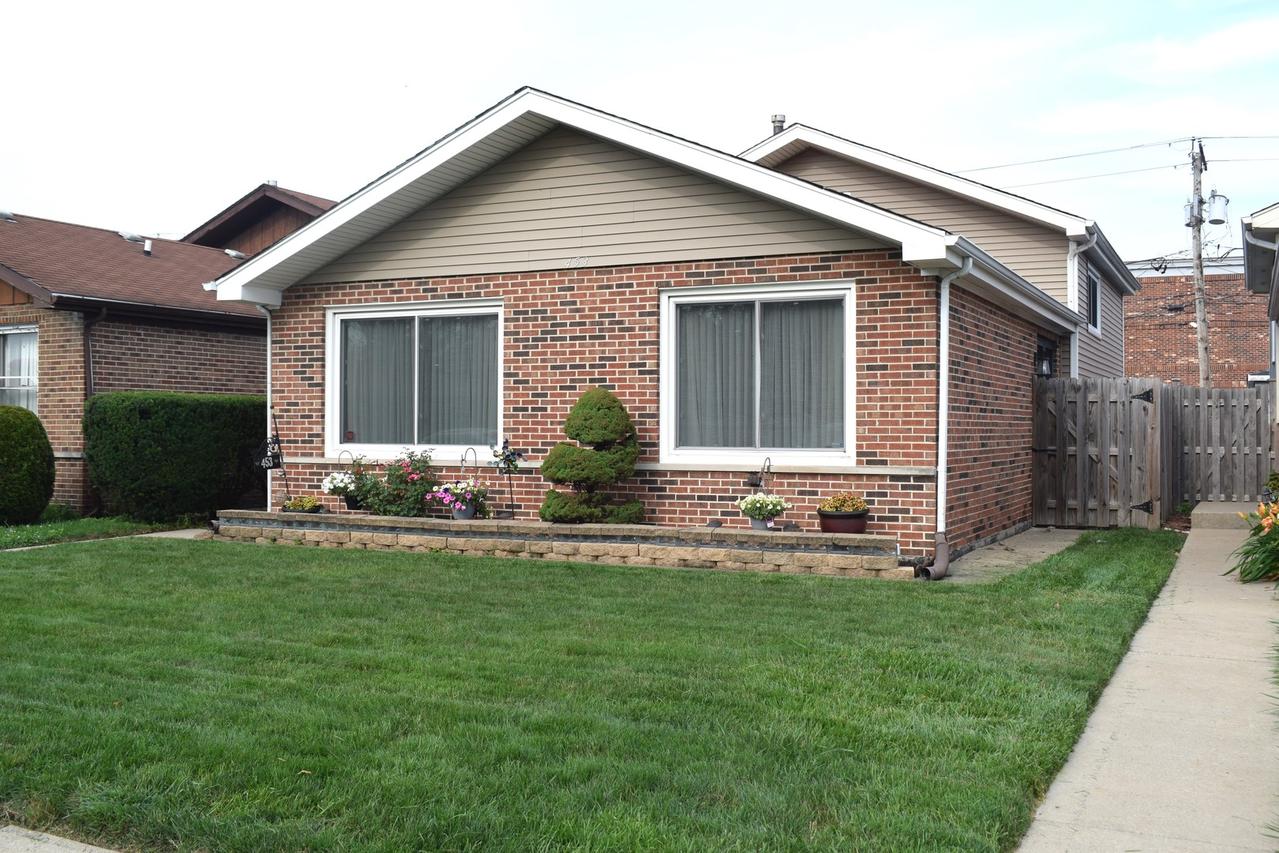 453 Hoxie Ave., Calumet City, IL 60409