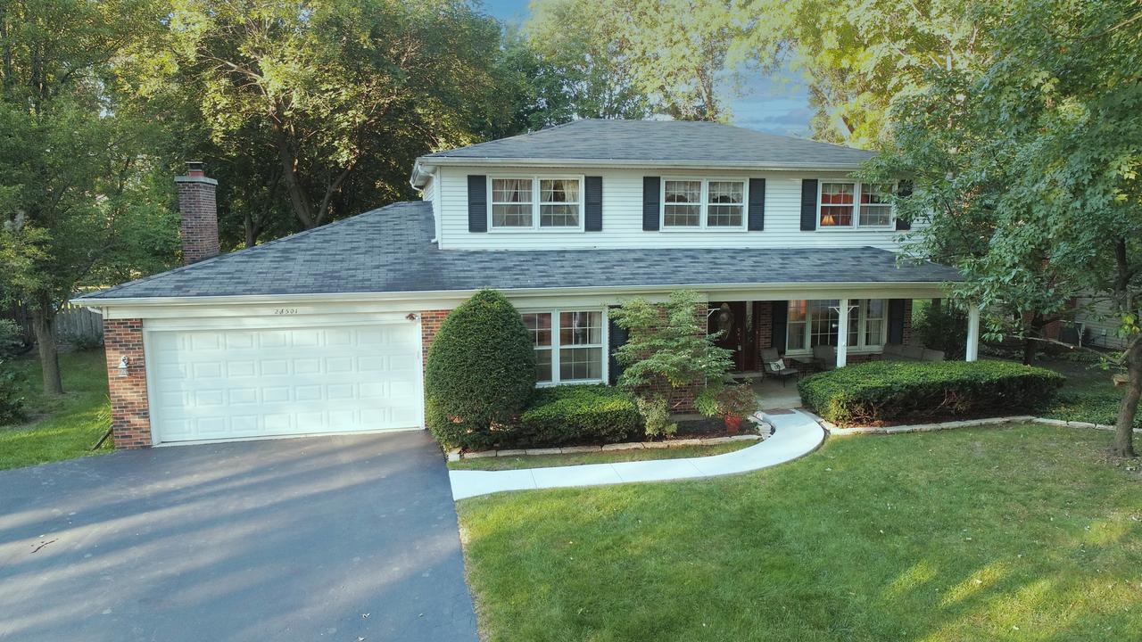 2S501 Seneca Dr., Wheaton, IL 60189