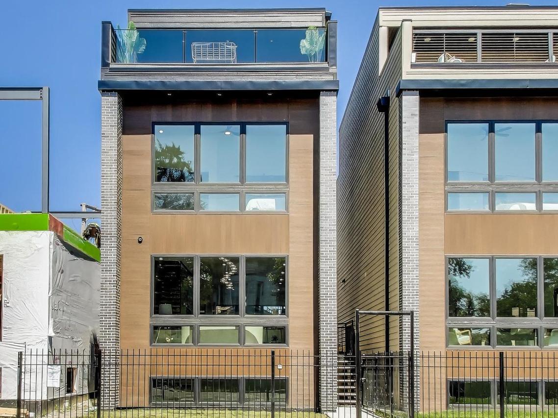 4212 W 5th Ave., Chicago, IL 60624