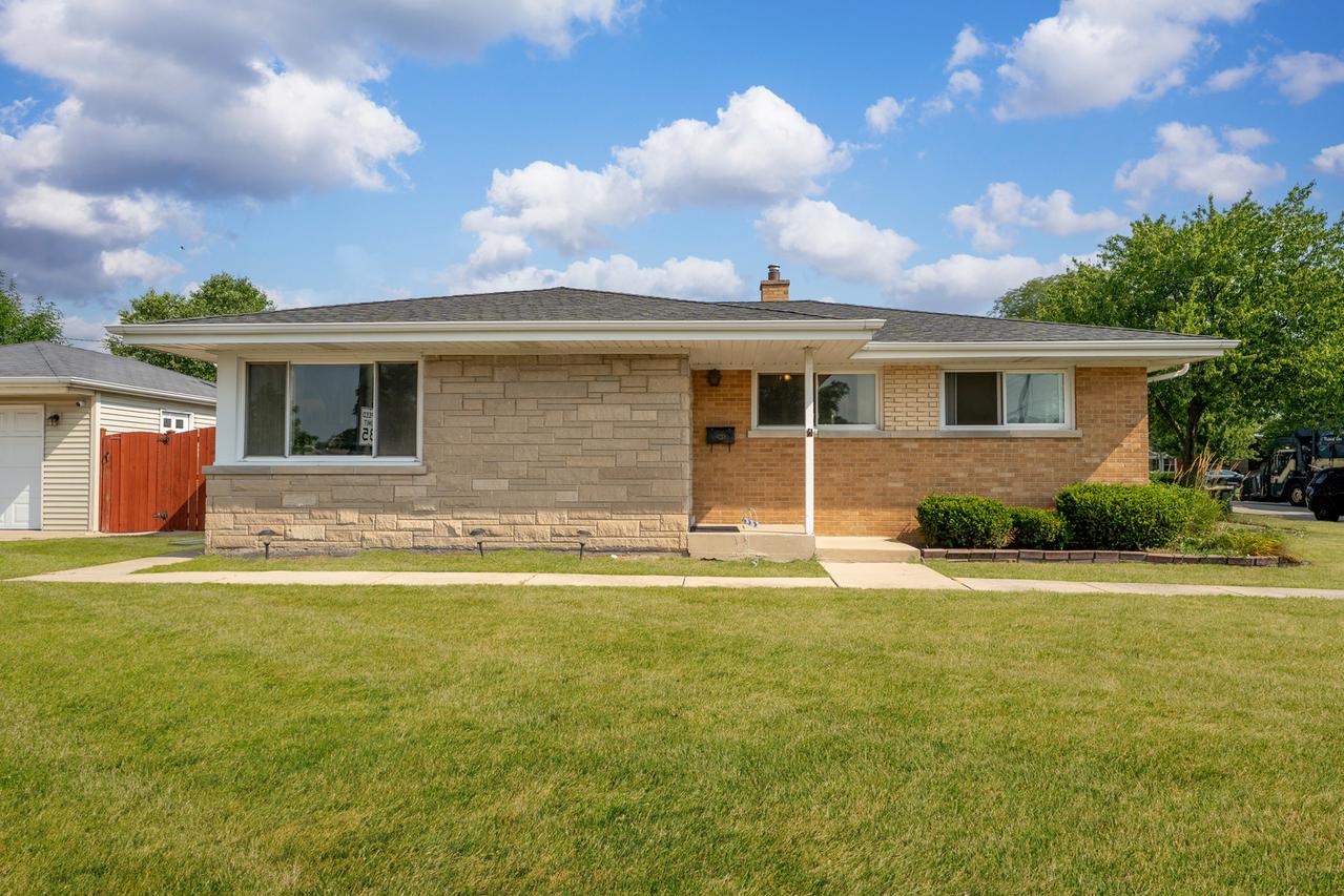 8802 Olcott Ave., Morton Grove, IL 60053