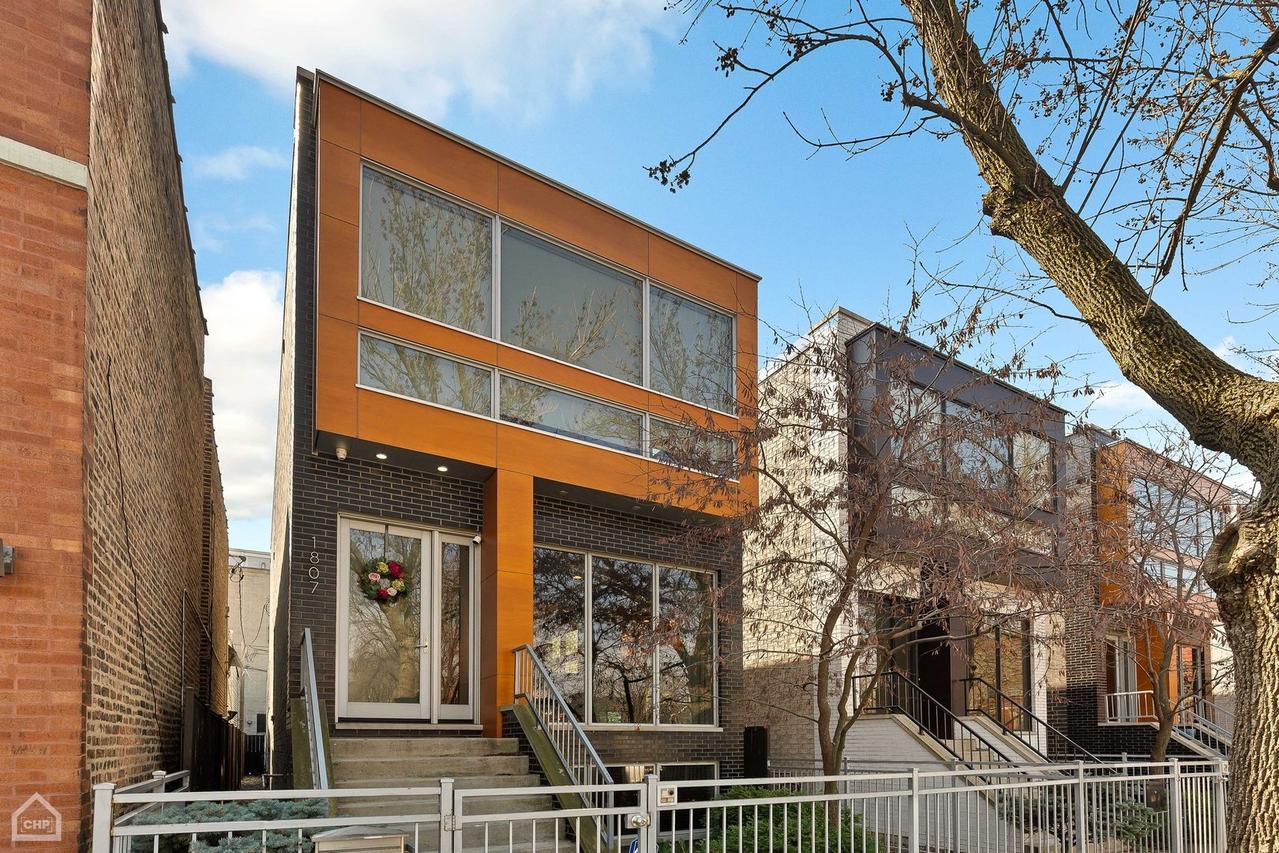 1807 W Ohio St., Chicago, IL 60622