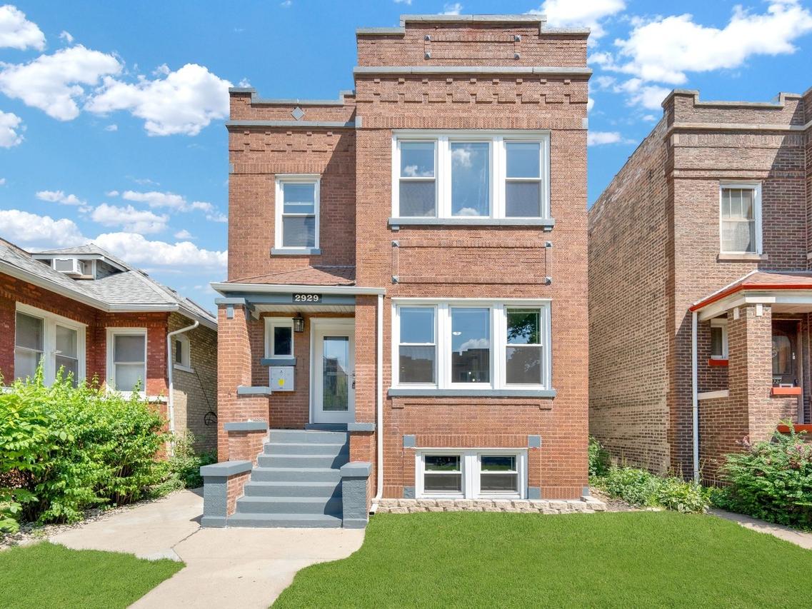 2929 N Harding Ave., Chicago, IL 60618