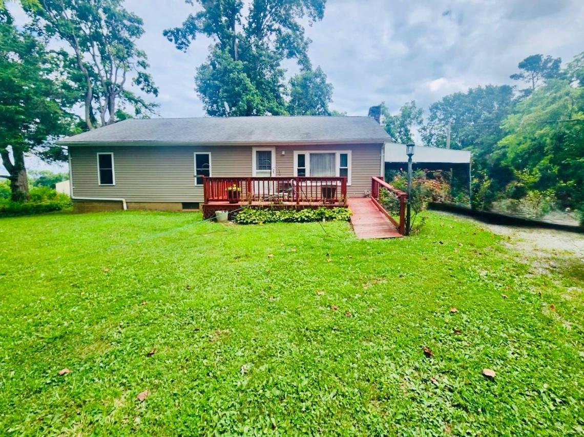 1435 Hoffman Rd., Murphysboro, IL 62966