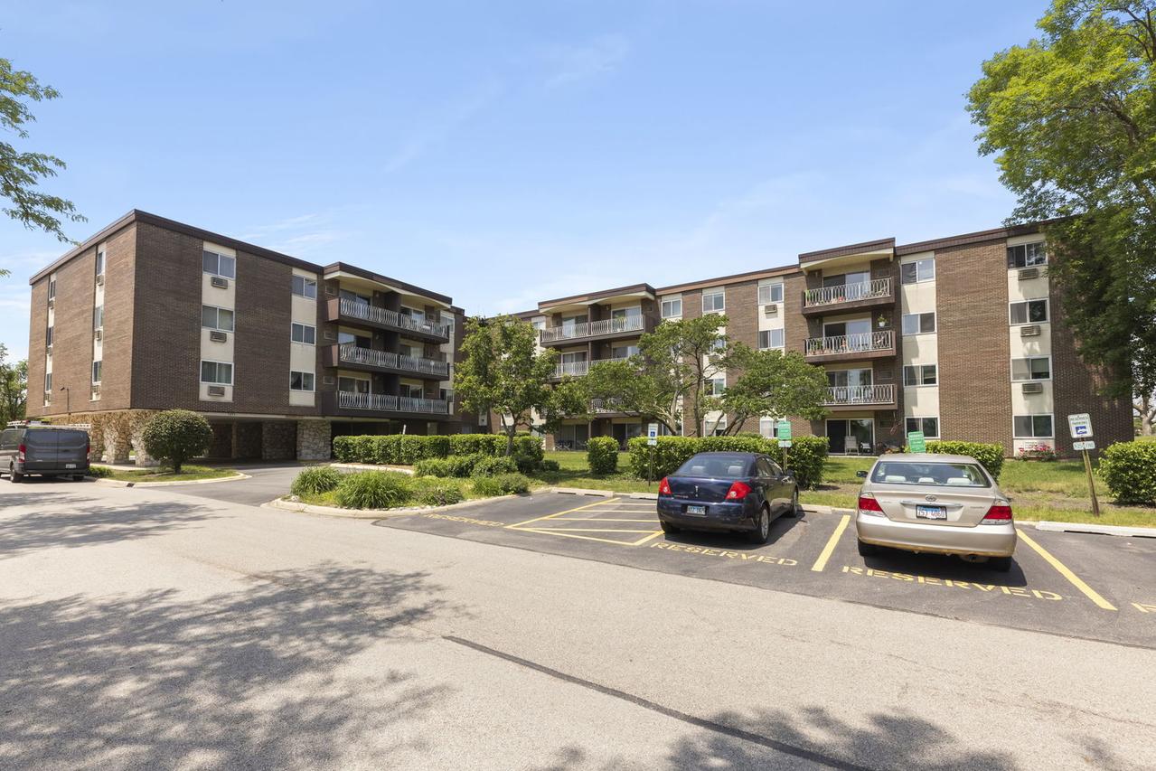 1311 S Finley Rd. #411, Lombard, IL 60148