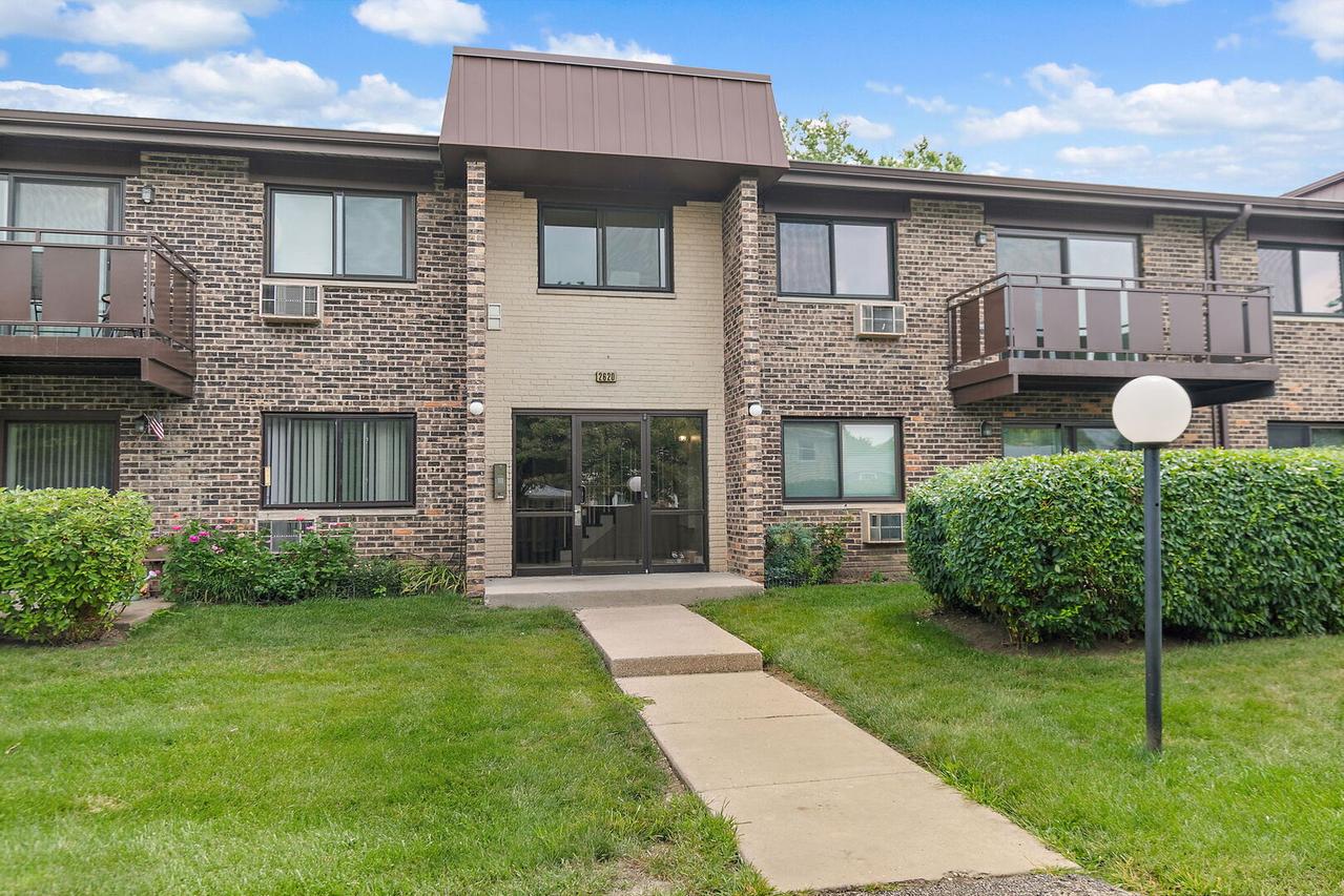 2620 N Windsor Dr. #204, Arlington Heights, IL 60004