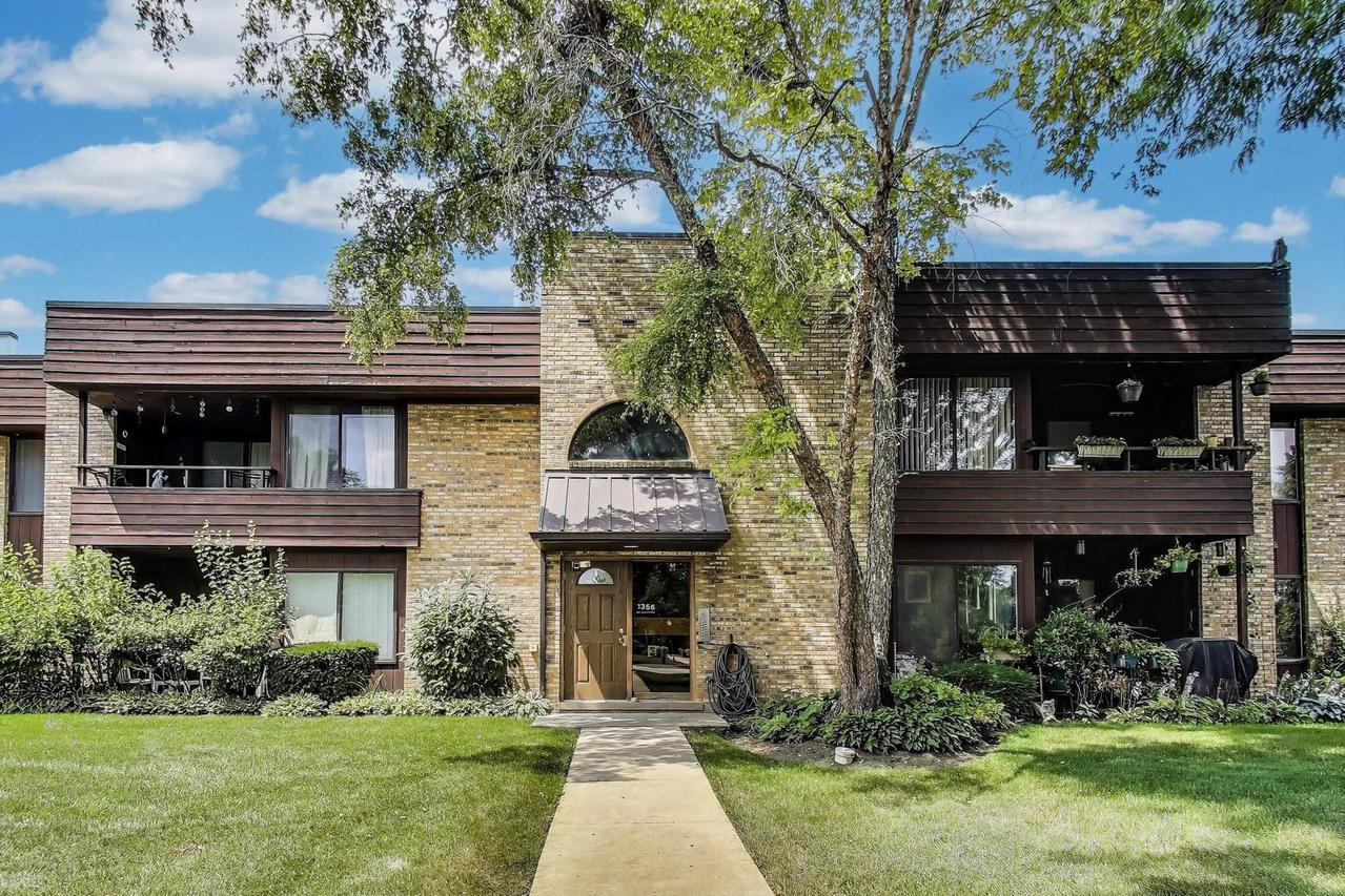 1356 N Sterling Ave. #102, Palatine, IL 60067