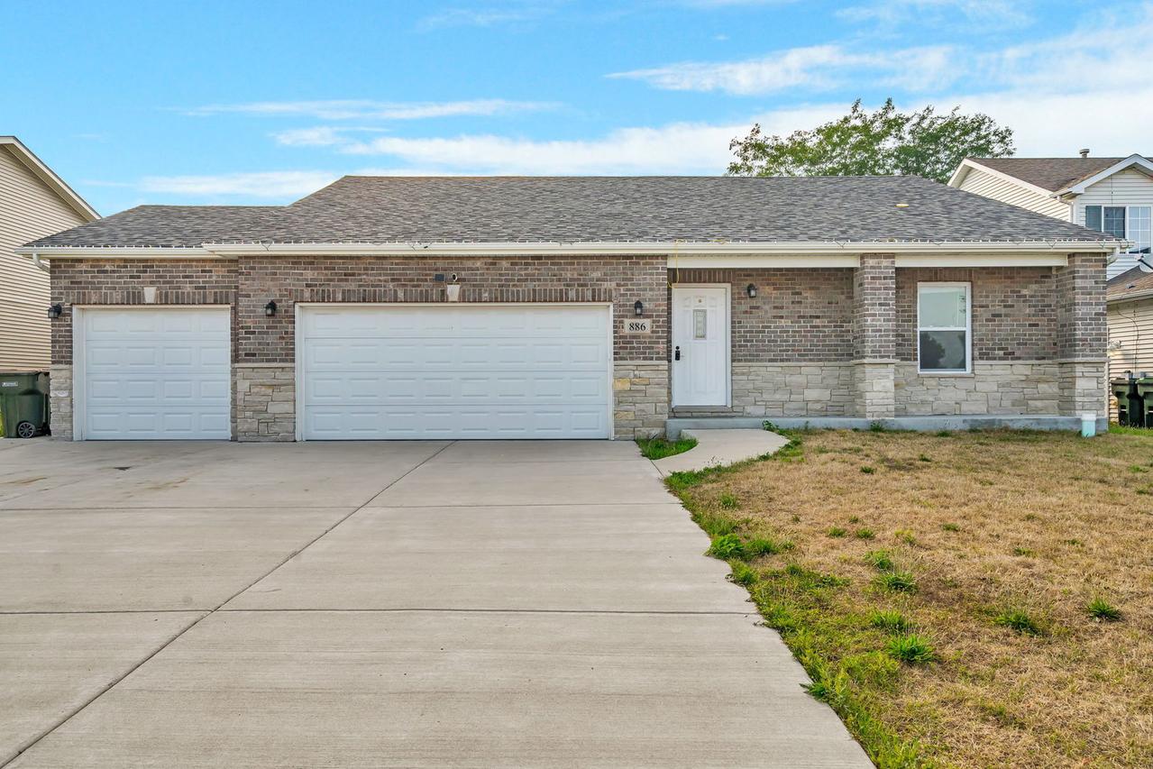 886 Western Ave., Braidwood, IL 60408