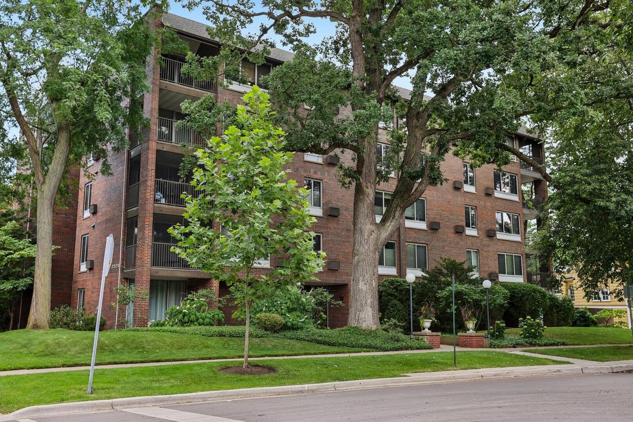 2324 Central St. #4C, Evanston, IL 60201