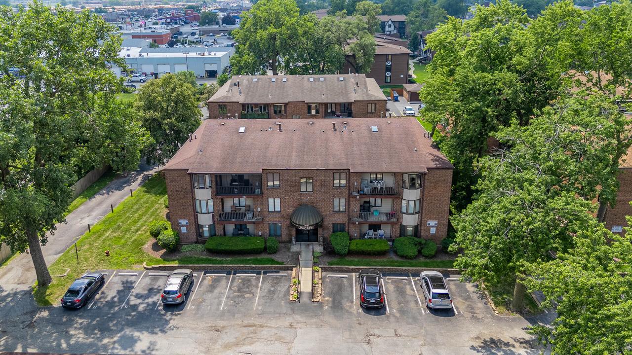 13535 Lamon Ave. #112, Crestwood, IL 60418