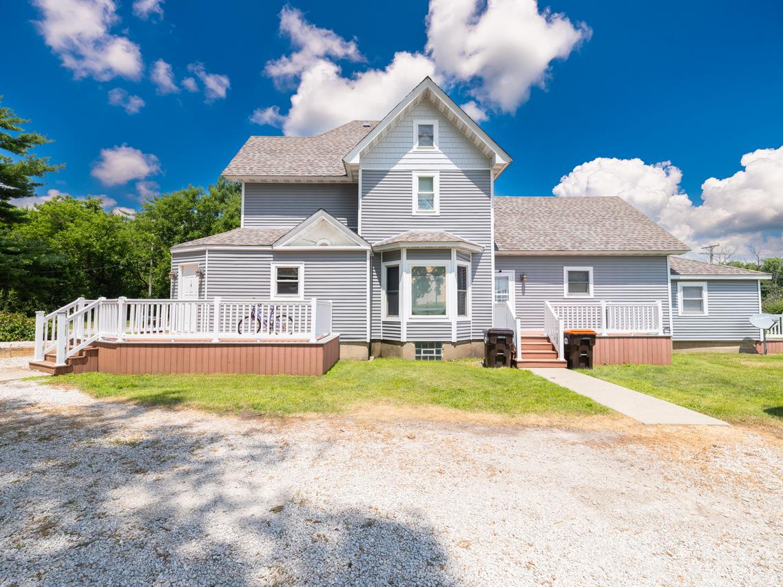 718 West Third S St., Wenona, IL 61377