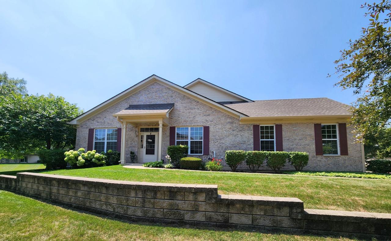 982 Oak Ridge Blvd., Elgin, IL 60120