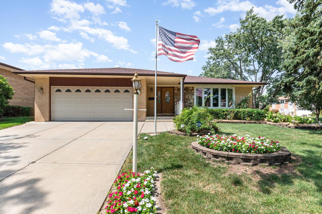 15200 Pine Dr., Oak Forest, IL 60452