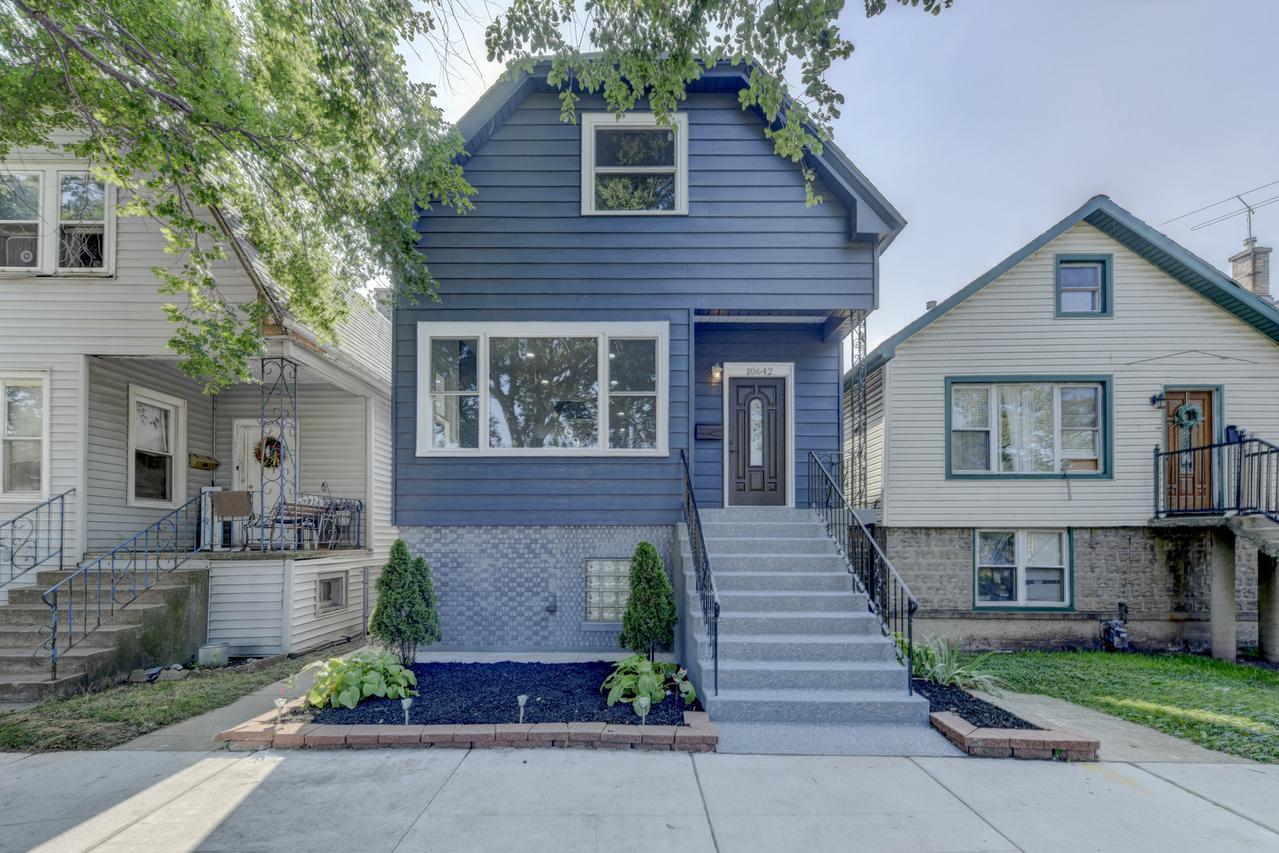 10642 S Avenue O St., Chicago, IL 60617