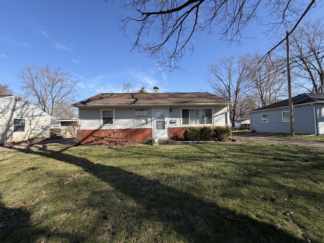 1104 E Delaware Ave., Urbana, IL 61801