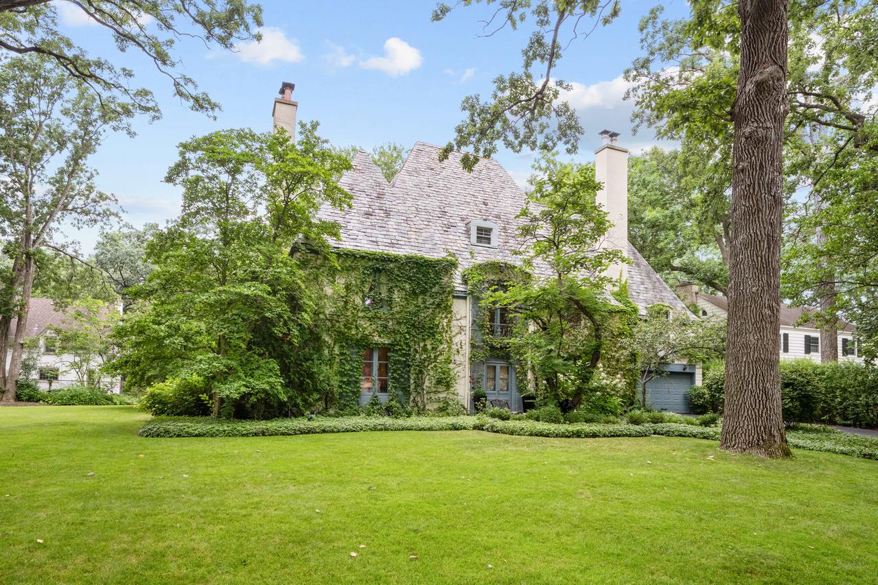 908 Elm Pl., Glencoe, IL 60022