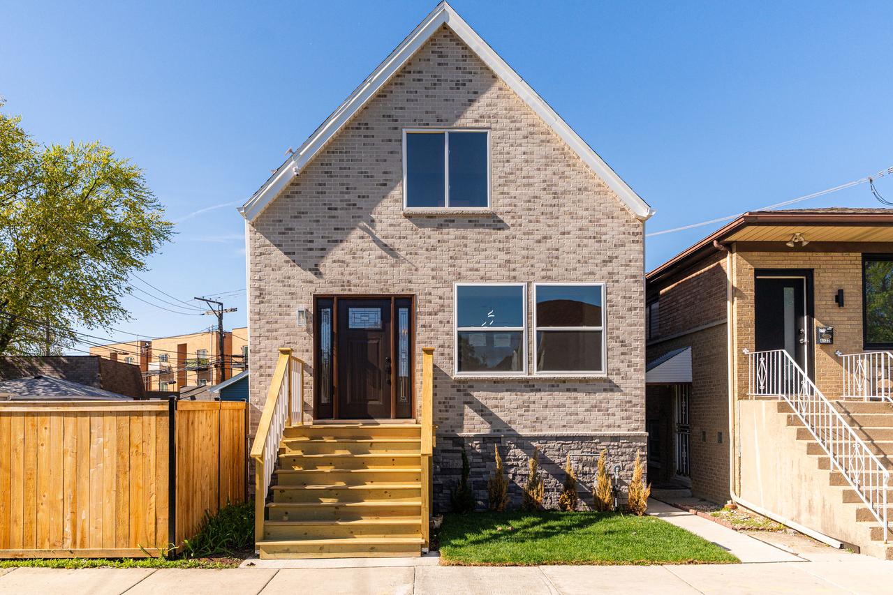 4134 W Roscoe St., Chicago, IL 60641