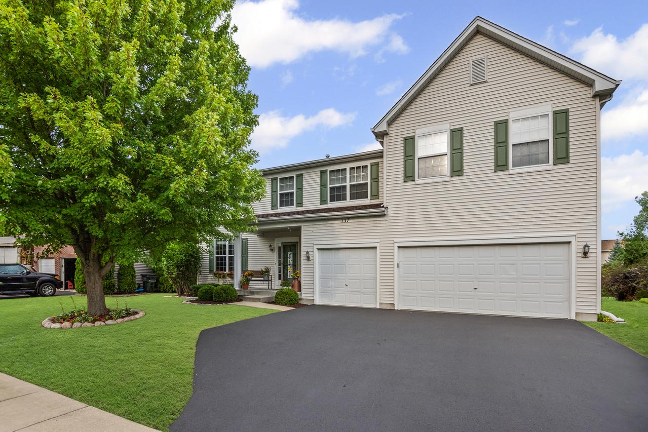 137 Augusta Dr., Gilberts, IL 60136