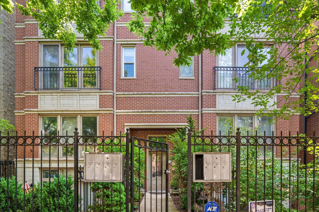 2947 N Damen Ave. #2N, Chicago, IL 60618
