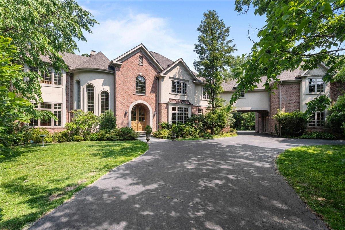 1005 Hiawatha Ln., Riverwoods, IL 60015