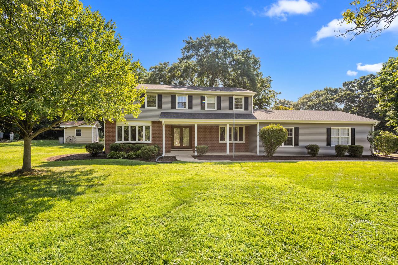 230 Woodland Hills Rd., Batavia, IL 60510