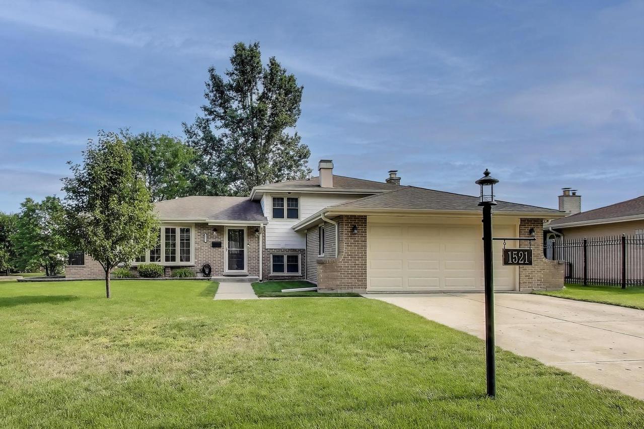 1521 71st St., Darien, IL 60561